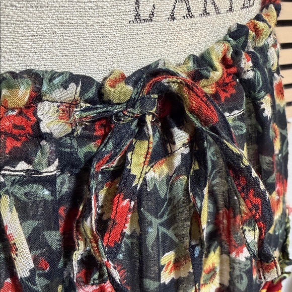 📌 Floral Patchwork Boho Maxi Skirt – Tiered Ruffle Skirt with Adjustable Waist - Picture 4 of 9